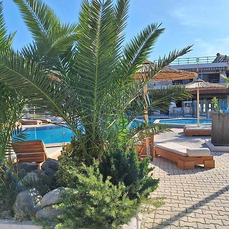 Hotel Palmera Сарти Экстерьер фото